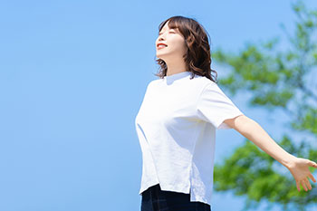 キャプション1 女優が教える腹式呼吸で免疫力を上げて病気にならない体づくり「reviere(リヴィエール)」腹式呼吸